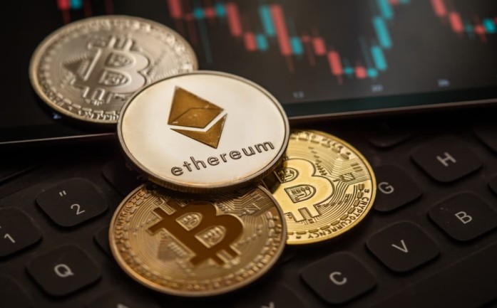 market update about Bitcoin, Ethereum, and altcoins